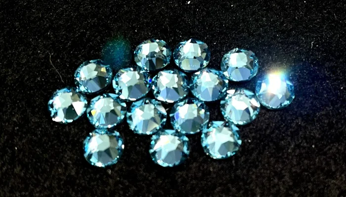 スワロフスキー:SHAPESTONE:プレシオサ4